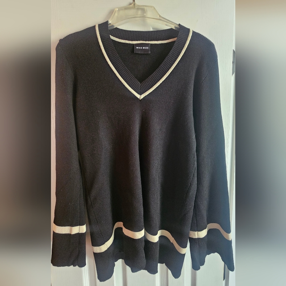 Miou Muse V-neck bell sleeve sweater, typically featuring a black ribbed knit Sm - Picture 4 of 7